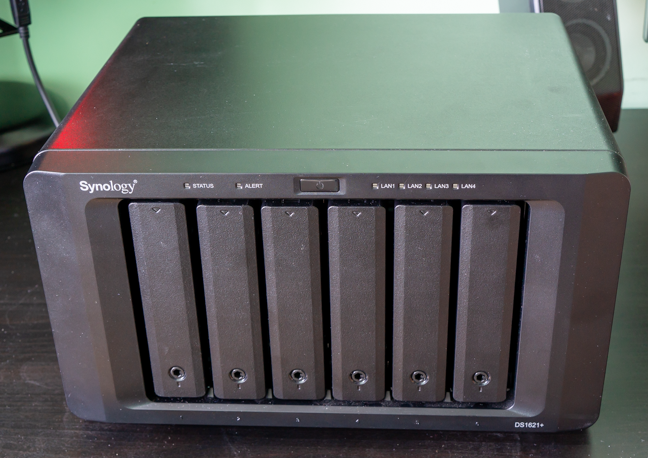 The front of the Synology DS1621+