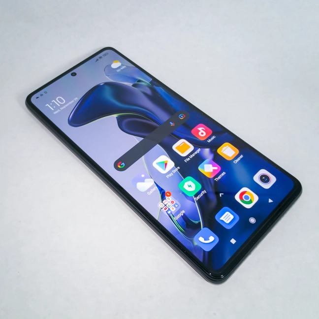 The screen fitted on the Xiaomi 11T is excellent