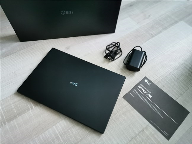 Unboxing the LG Gram 16