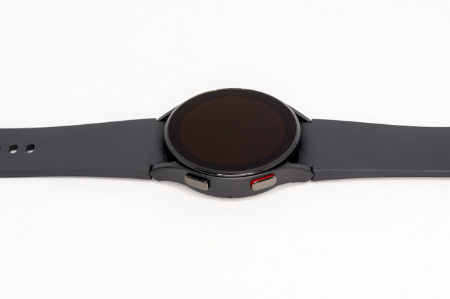 Galaxy Watch 4 has an elegant, minimalist design