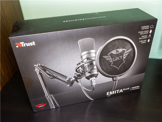 The front of the box that the GXT 252+ Emita Plus comes in