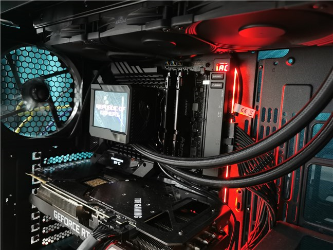 ASUS ROG Maximus Z690 Extreme mounted in our test computer
