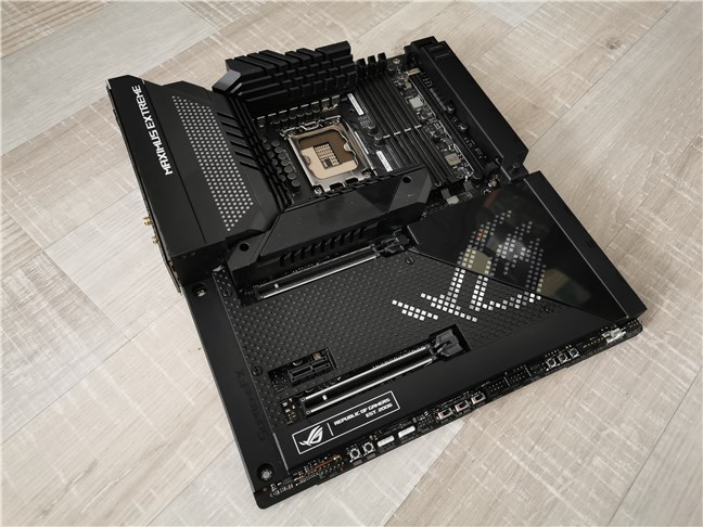 The ASUS ROG Maximus Z690 Extreme motherboard