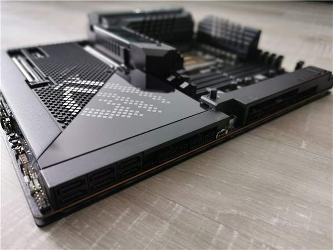 Perspective view of the ASUS ROG Maximus Z690 Extreme