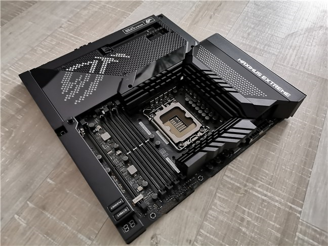 The ASUS ROG Maximus Z690 Extreme has four DIMM slots
