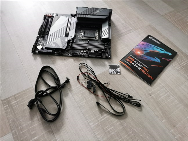 Gigabyte Z690 AORUS Pro: Whatâ€™s inside the box