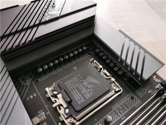 The processor slot on the Gigabyte Z690 AORUS Pro