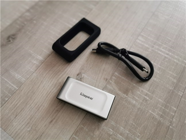 The Kingston XS2000 external SSD is fast on paper, but slow in real life -  digitec