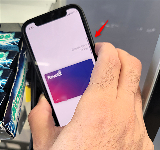 Making a payments with an iPhone (NFC & Apple Pay)