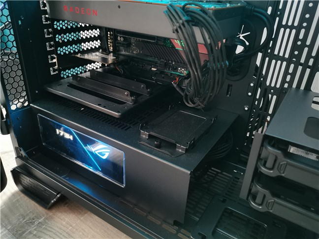 The PSU shroud can be removed also