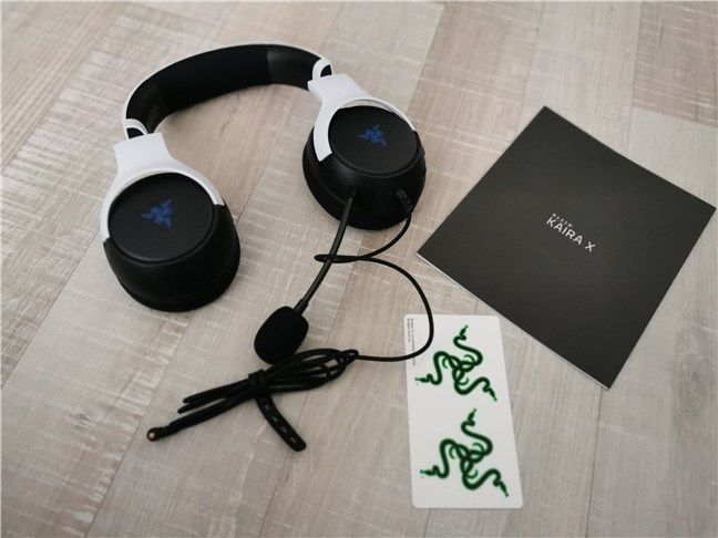 Razer Kaira X: What's inside the box