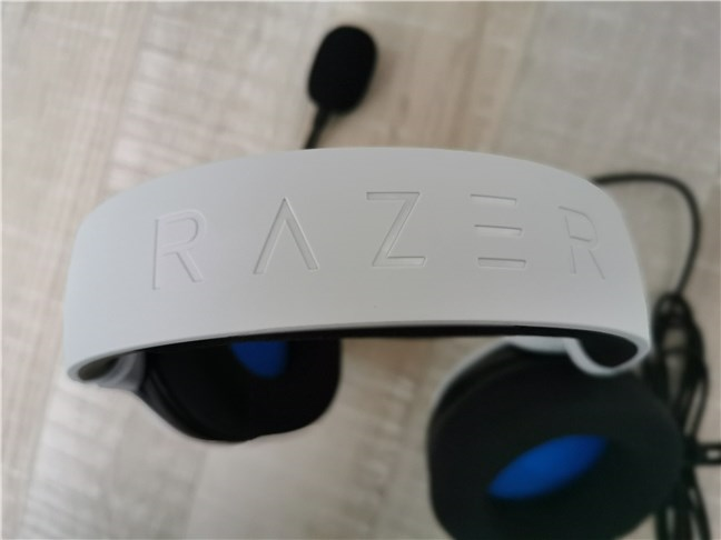 The headband of the Razer Kaira X