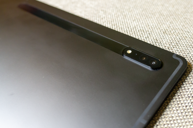 The back cameras of the Samsung Galaxy Tab S8 Ultra