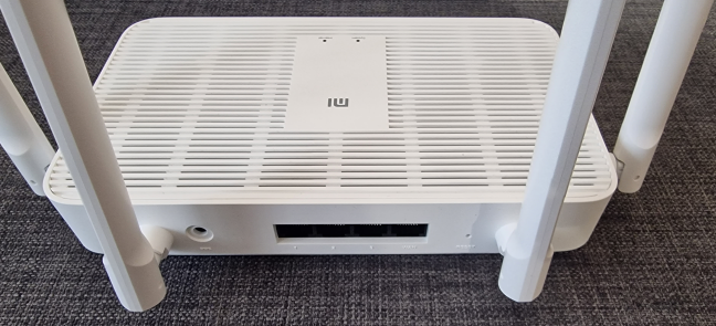 The ports on the back of the Xiaomi Mi Router AX1800