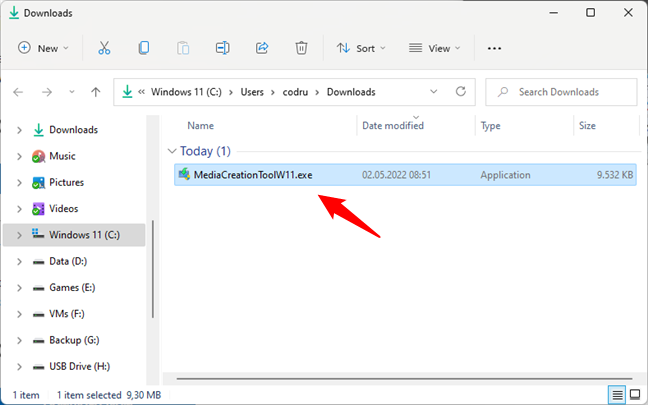 Run the MediaCreationToolW11.exe file