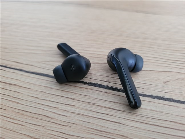 Listening to music on the Xiaomi Buds 3 is a pleasant experience