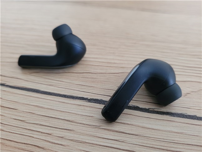 The Xiaomi Buds 3 look similar to the AirPods Pro
