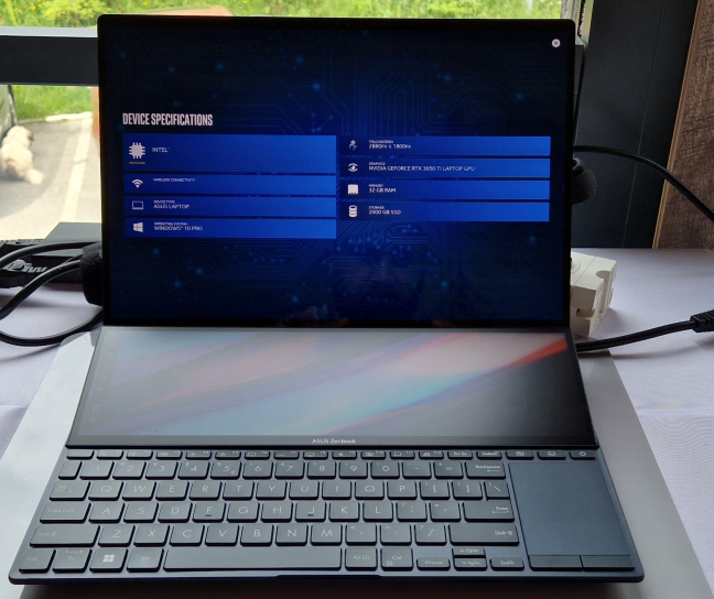 The displays on the ASUS Zenbook Pro 14 Duo OLED are superb