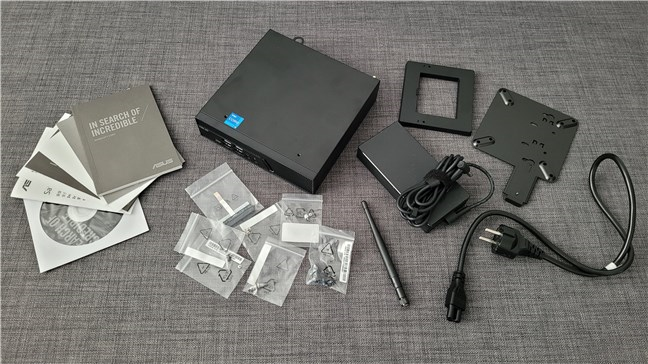 The contents of the ASUS Mini PC PB62 box