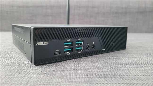 The front ports available on the ASUS Mini PC PB62
