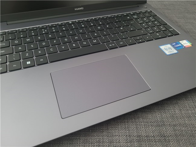 Huawei MateBook D16: Keyboard and touchpad