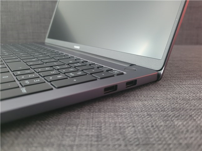 Huawei MateBook D16: Ports on the right
