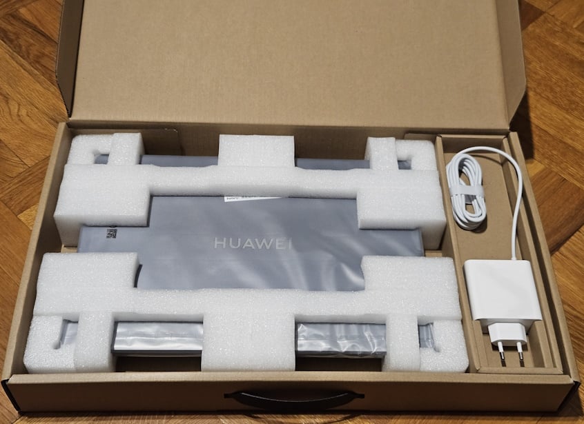 Unboxing the HUAWEI MateBook D 16 2024