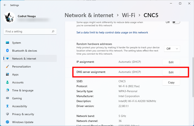 Choosing to Edit the DNS settings in Windows 11