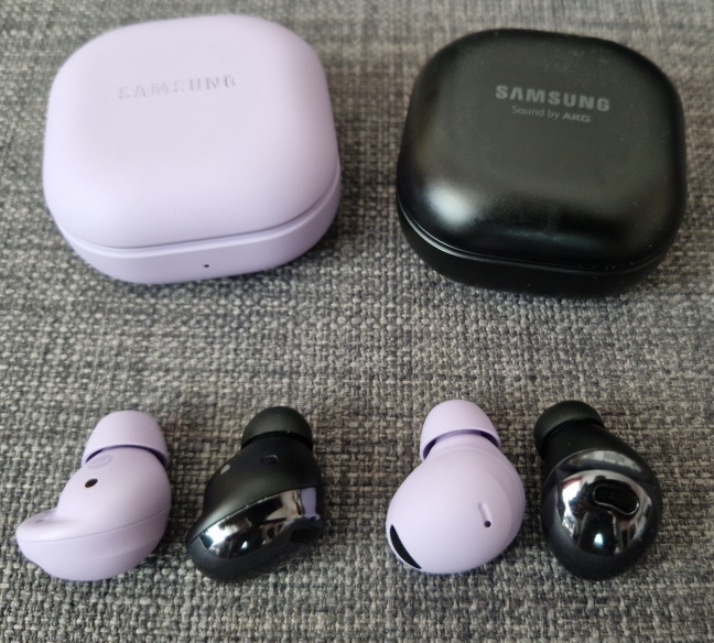 Samsung Galaxy Buds2 Pro (left) vs Buds Pro (right)