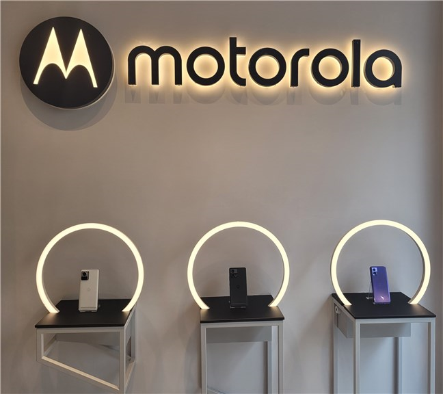 Motorola unveils three new Edge 30 smartphones