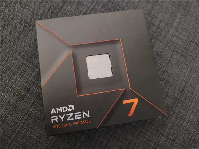 The packaging for AMD Ryzen 7 7700X looks great
