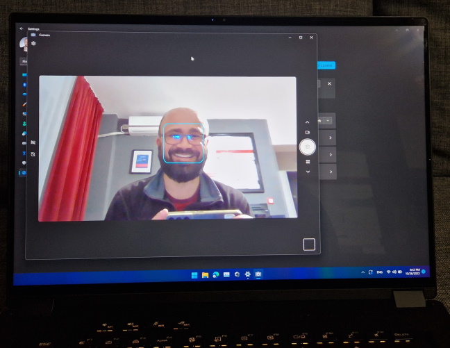 The webcam works with Windows Hello
