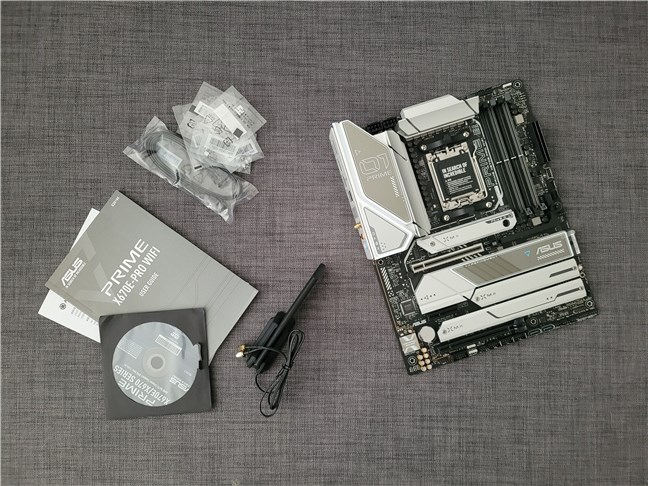 ASUS Prime X670E-Pro WiFi: What's inside the box