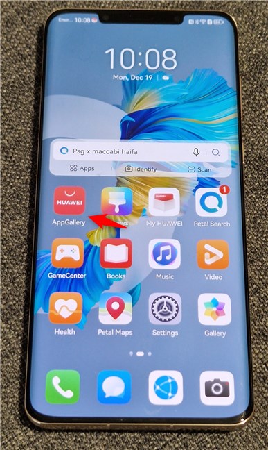 AppGallery is always on the Home screen of any HUAWEI smartphone