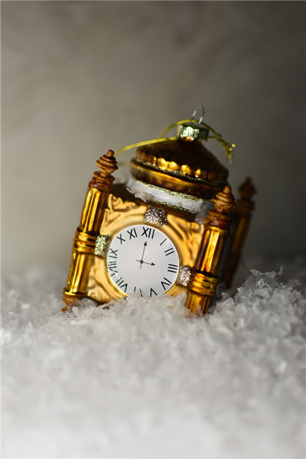 Clock Snow Decorative by Irenna