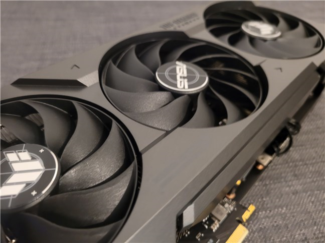 The card uses three axial fans to cool