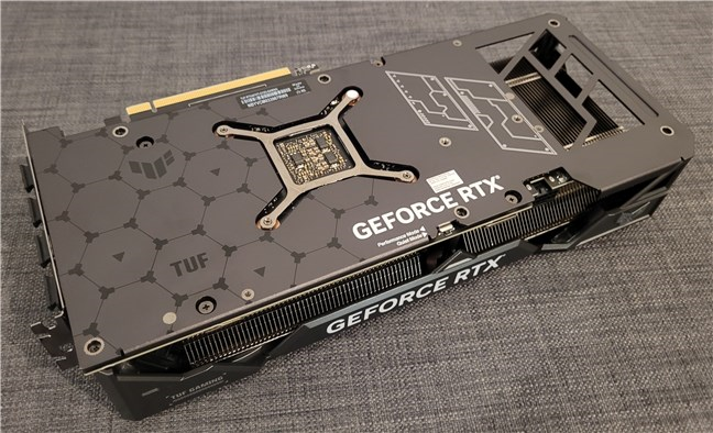 ASUS mounted a large metal backplate on the graphics card