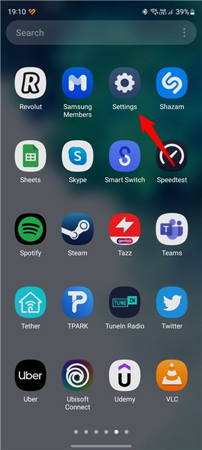 How to open the Settings on a Samsung Galaxy smartphone