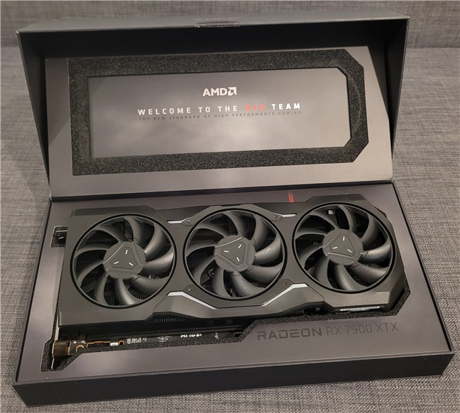 Unboxing the AMD Radeon RX 7900 XTX