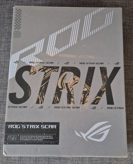 The packaging for ASUS ROG Strix SCAR 18