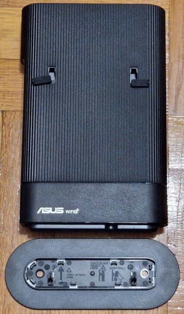 The stand bracket can be detached