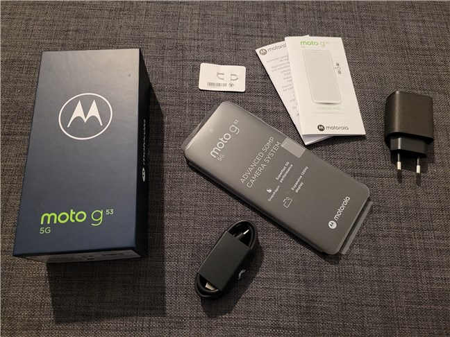 Unboxing the Motorola moto g53