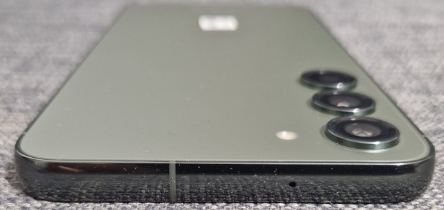 The top side of the Galaxy S23+