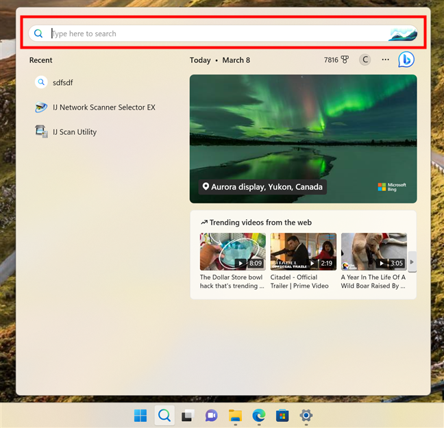 The Start Menu contains an input field for Windows Search