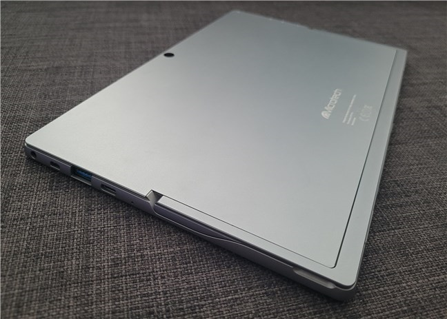 The back of the tablet is made of aluminum