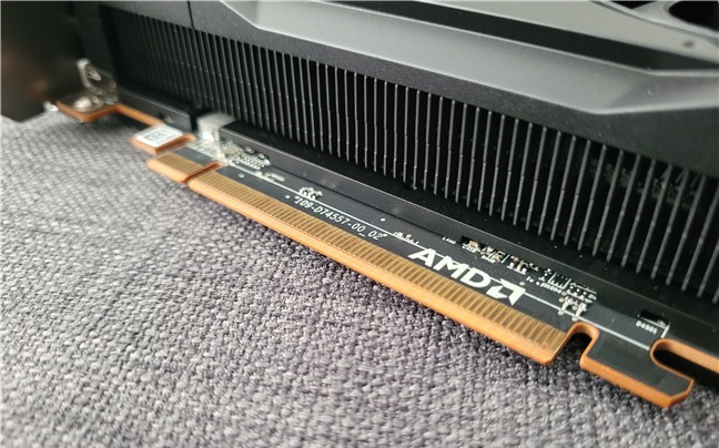 AMD Radeon RX 7600 uses PCIe 4.0 in x8 mode