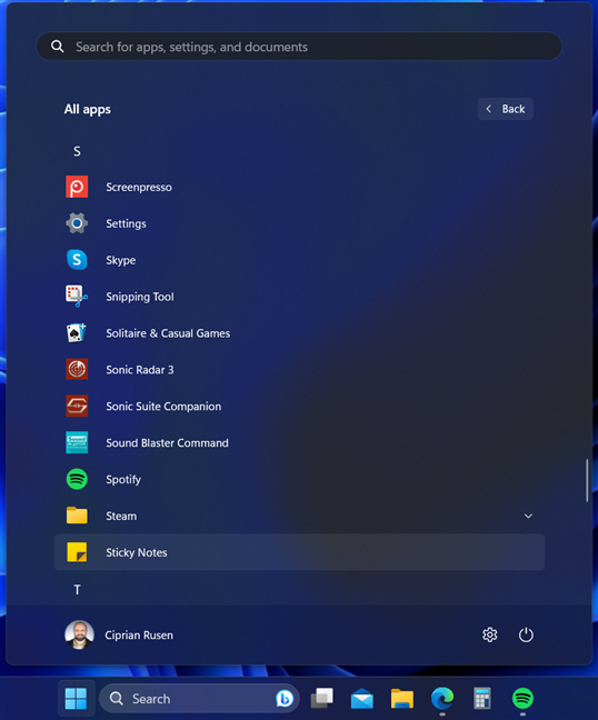 The Sticky Notes shortcut in the Windows 11 Start Menu