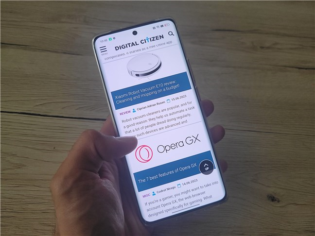 Using the smartphone with one hand