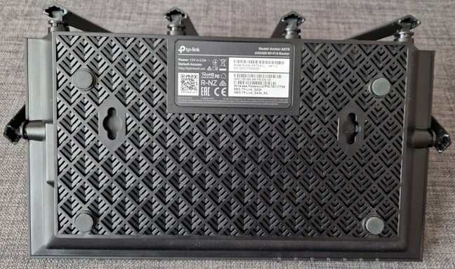 TP-Link Archer AX73 can be mounted on walls