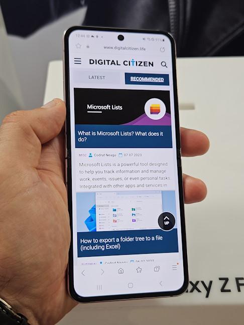 Samsung Galaxy Z Flip5 offers a fast and smooth user experience